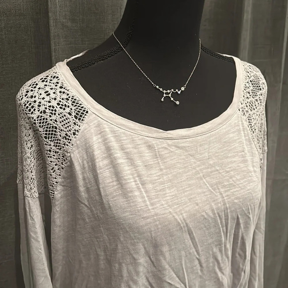 Gray Lace Shoulder Long Sleeve - Picture 2 of 4